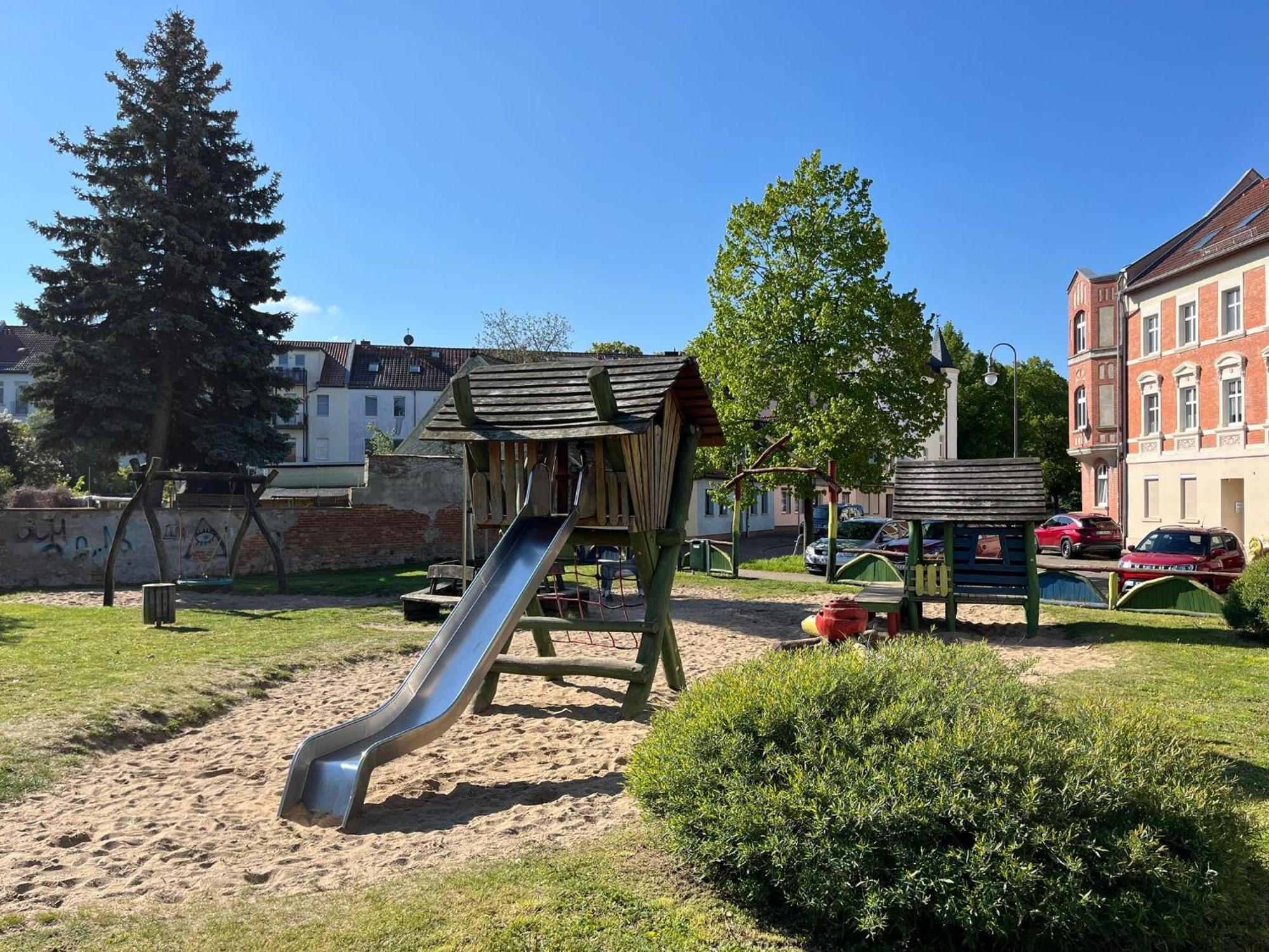 Maxi 3 Personen, Zentrale Lage, Ruhige Nebenstrasse Dessau-Rosslau