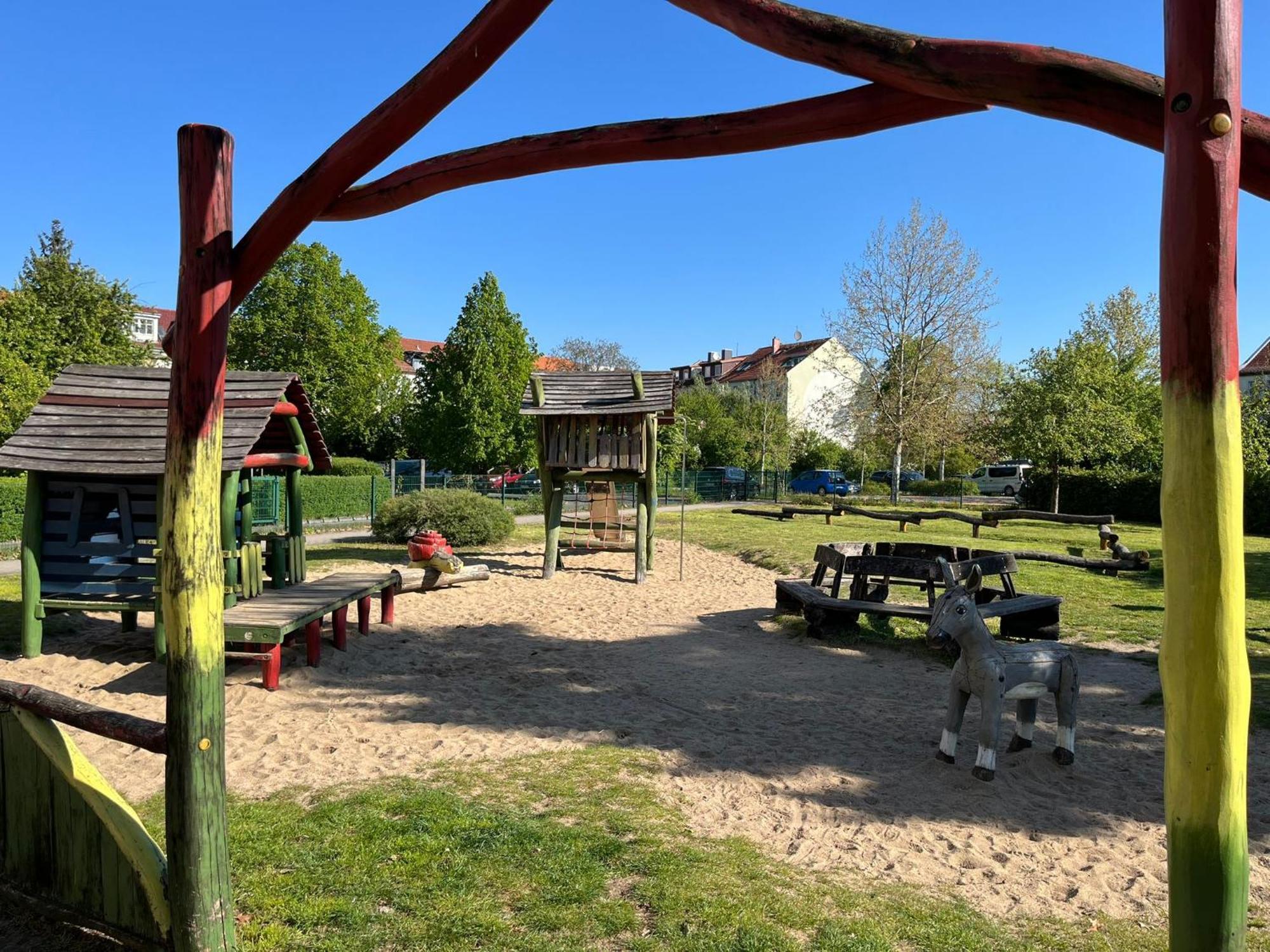 Maxi 3 Personen, Zentrale Lage, Ruhige Nebenstrasse *