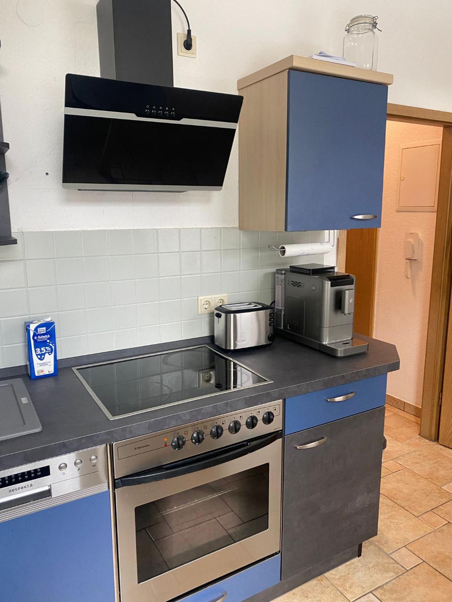 Maxi 3 Personen, Zentrale Lage, Ruhige Nebenstrasse Appartement