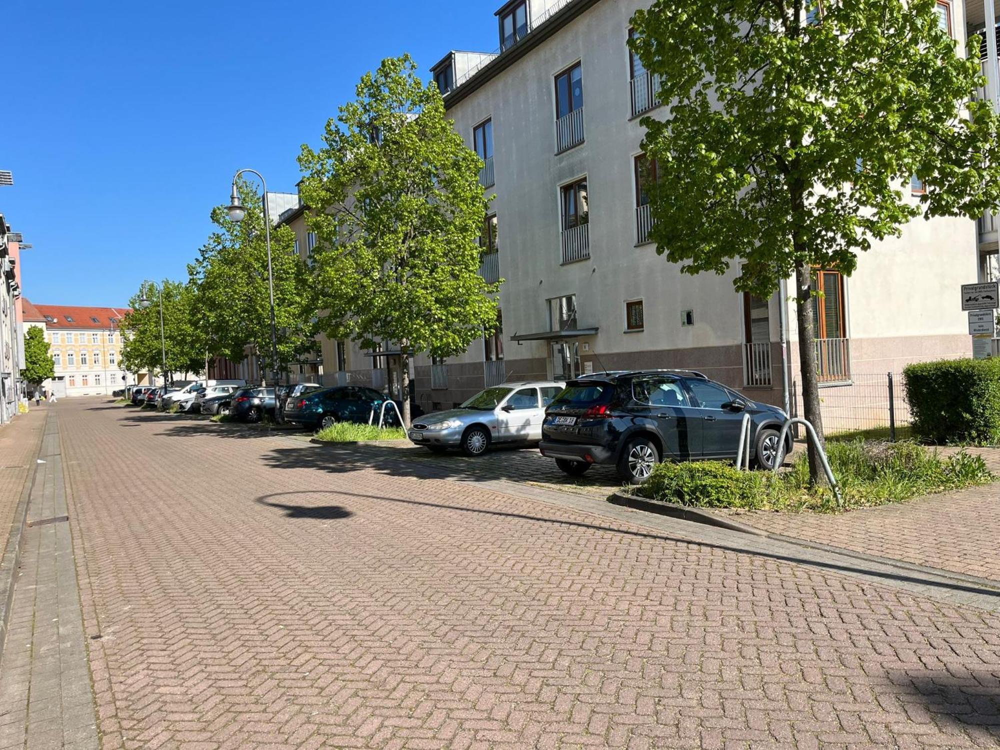 Maxi 3 Personen, Zentrale Lage, Ruhige Nebenstrasse Appartement *