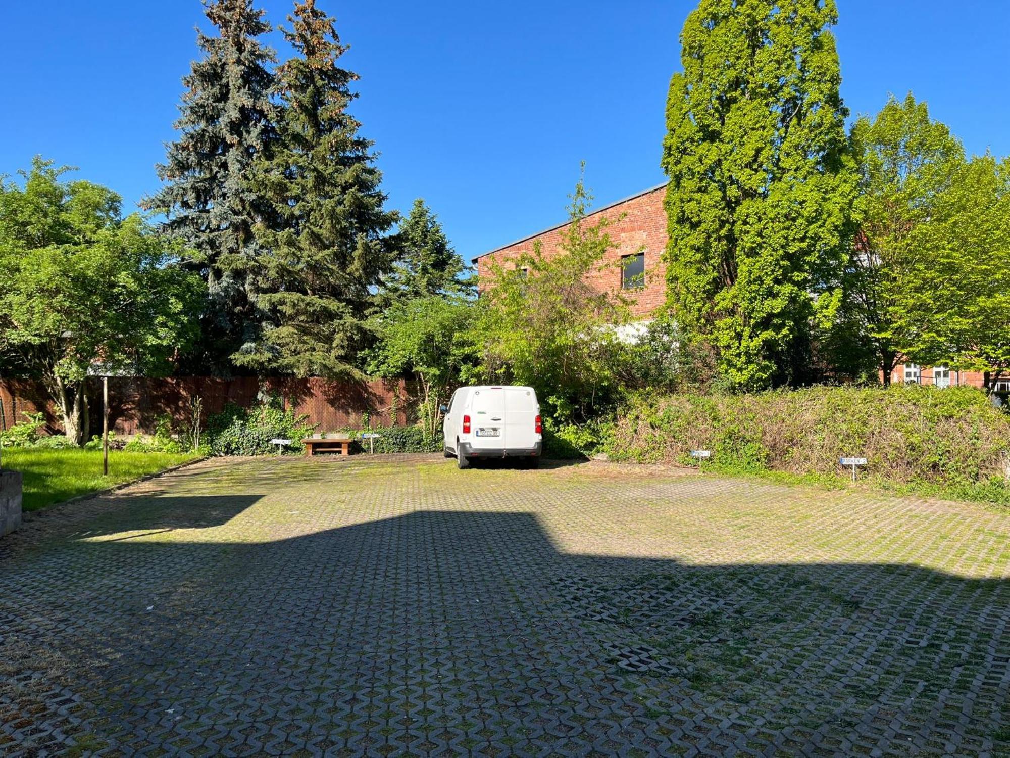 Maxi 3 Personen, Zentrale Lage, Ruhige Nebenstrasse *